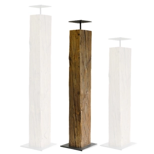 Sockel aus Altholzbalken